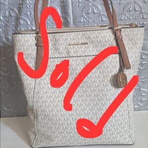 [SOLD] Michael Kor's Voyager Large Logo Tote Bag